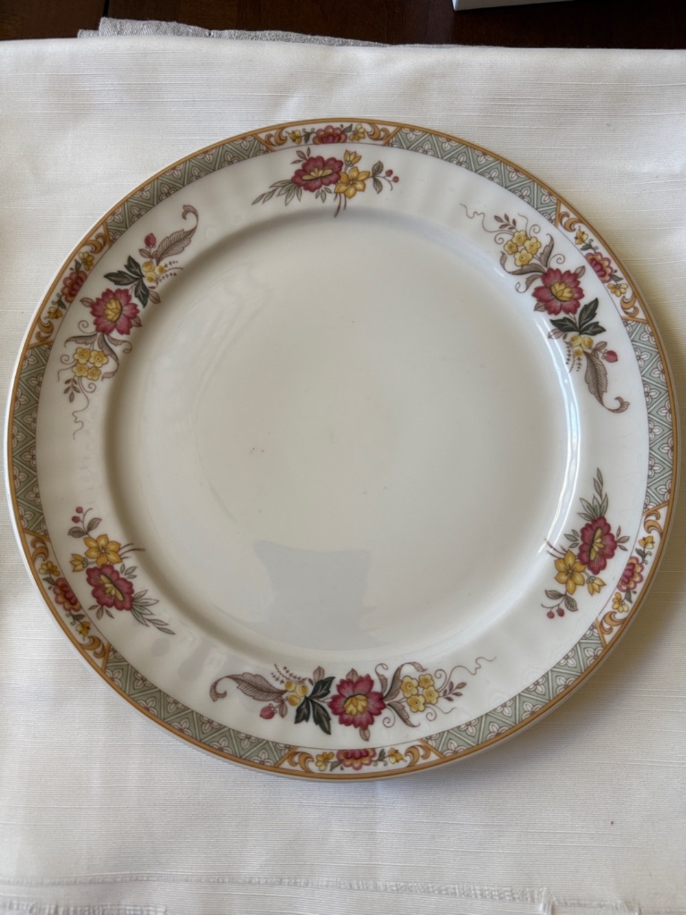 Eschenbach Hartrorzellan Ceranova Germany dinner plate 10.25”